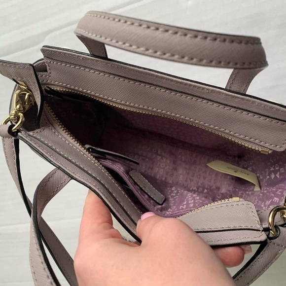 Kate Spade bunny tail pom pom mini bag 🐰 🐰 - Picture 3 of 4